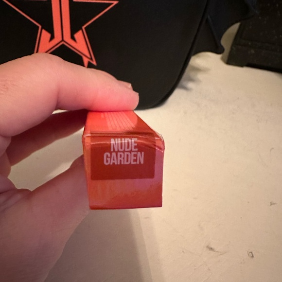 Jeffree Star Batwing cosmetic bag and supreme lip gloss Brand New no tags. - Picture 5 of 5